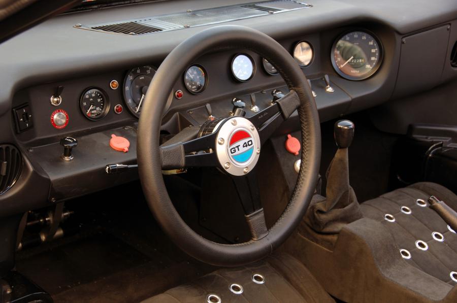  Ford GT40 Superformance (Mk I) 2007 года  (фото 2 из 8)
